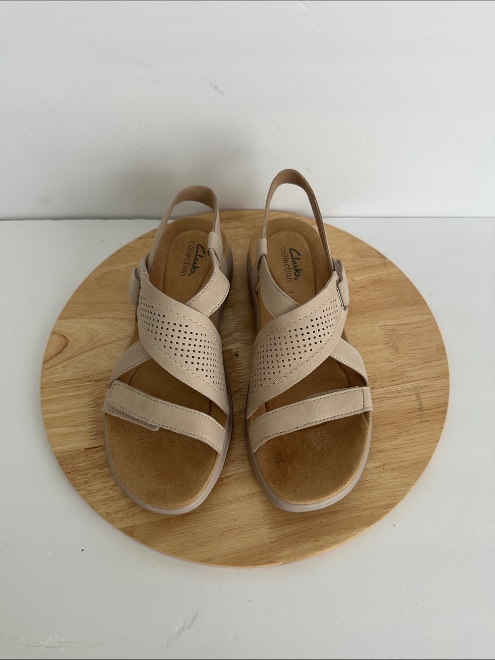 Clarks Womens Maelynn Gem Adjustable Strap Flat Sandals